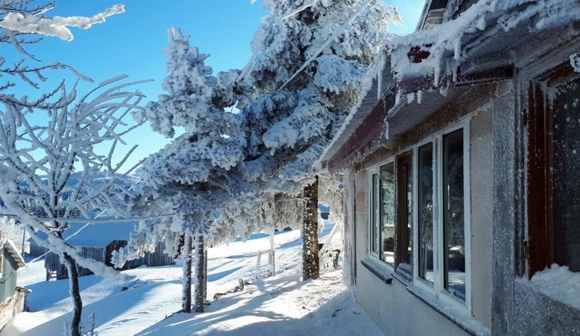 Dikmen Yaylası'nda kar kalınlığı yarım metreyi buldu