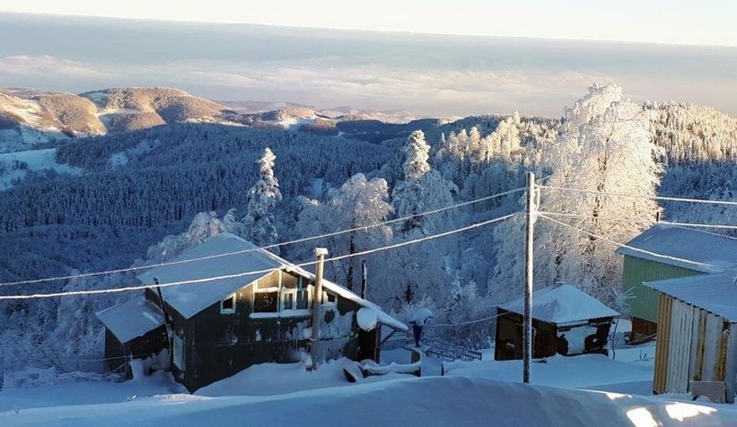 Dikmen Yaylası'nda kar kalınlığı yarım metreyi buldu