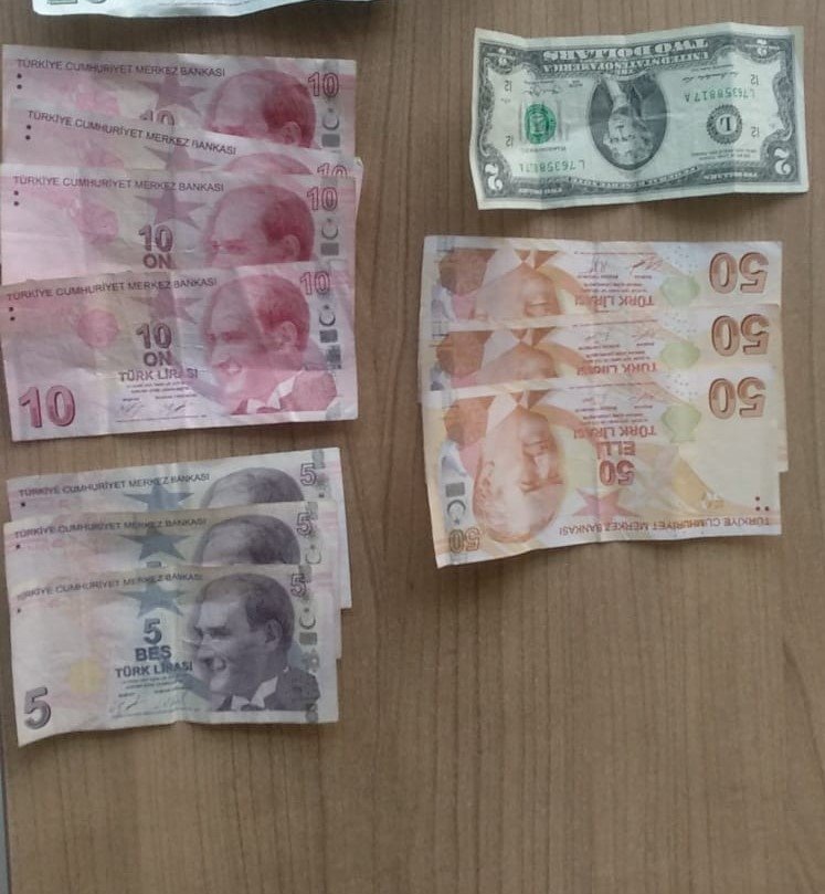 Dilencinin üzerinden döviz çıktı