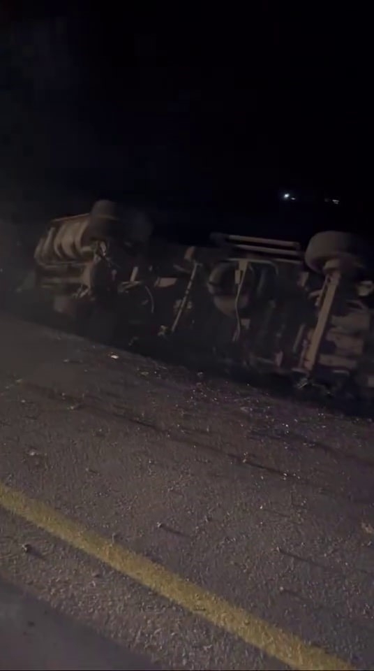 direge-carpan-kamyon-mahalleyi-elektriksiz-biraktizelucxzmu1