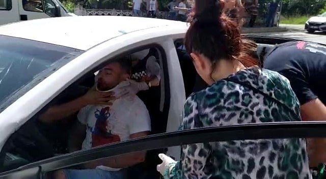 Direksiyon kalp krizi geçirdi, araçlara çarptı