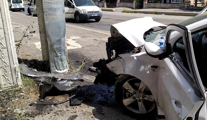 Direksiyon kalp krizi geçirdi, araçlara çarptı