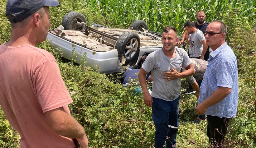 Direksiyonu kilitlenen otomobil takla attı: 2 yaralı