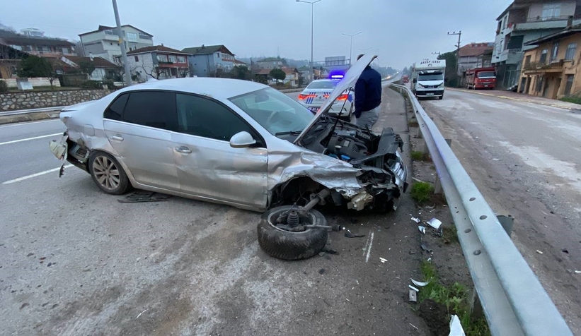 Direksiyonu kırdı ama kurtaramadı: 3 yaralı