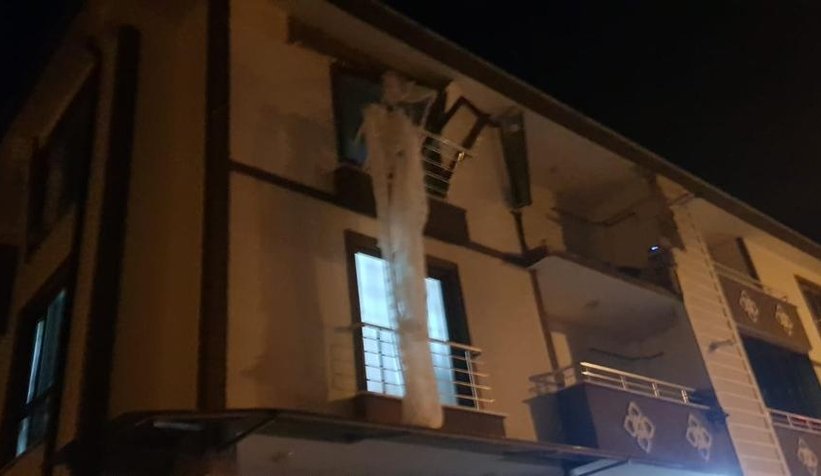 Doğalgaz bomba gibi patladı; daire yerle bir oldu