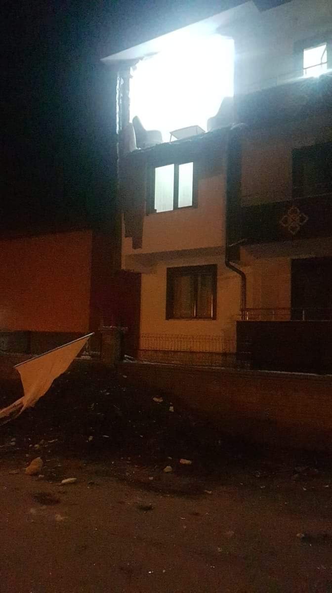 Doğalgaz bomba gibi patladı; daire yerle bir oldu