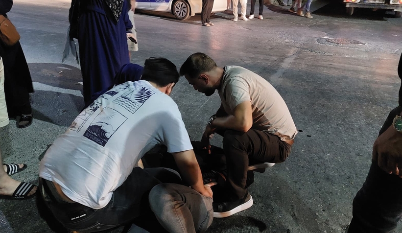 Doktor ve ambulans sürücüsü yardıma koştu