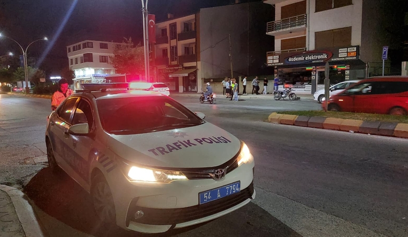 Doktor ve ambulans sürücüsü yardıma koştu