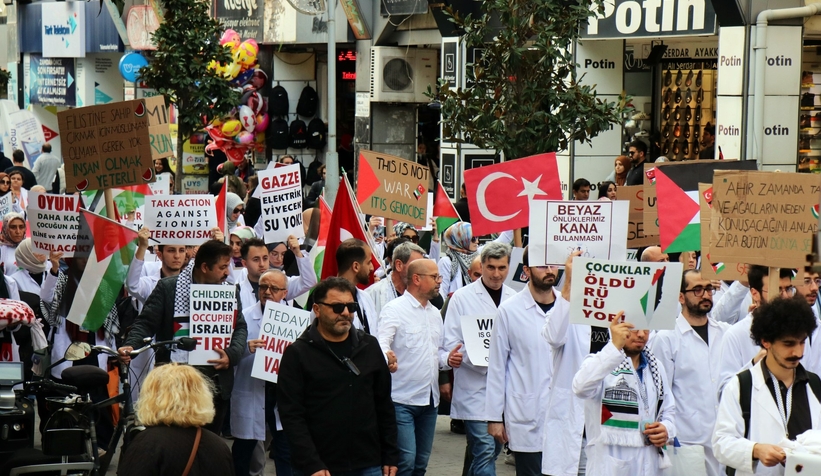 doktorlar-sessiz-yuruyus-ile-israili-kinadinekysyt6wl