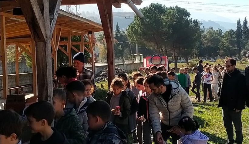 dokurcun-da-bin-fidan-toprakla-bulustungvvany5m3