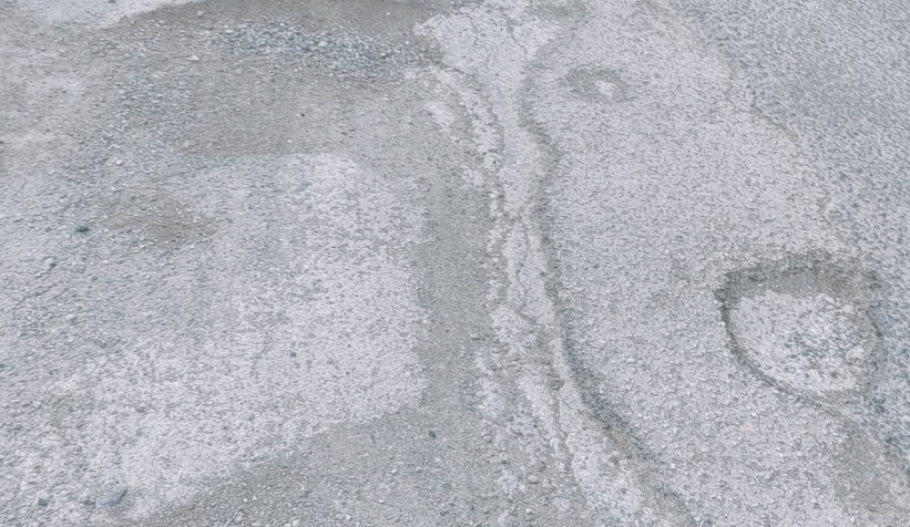 Dokurcun'da çukur içindeki yollara tepki