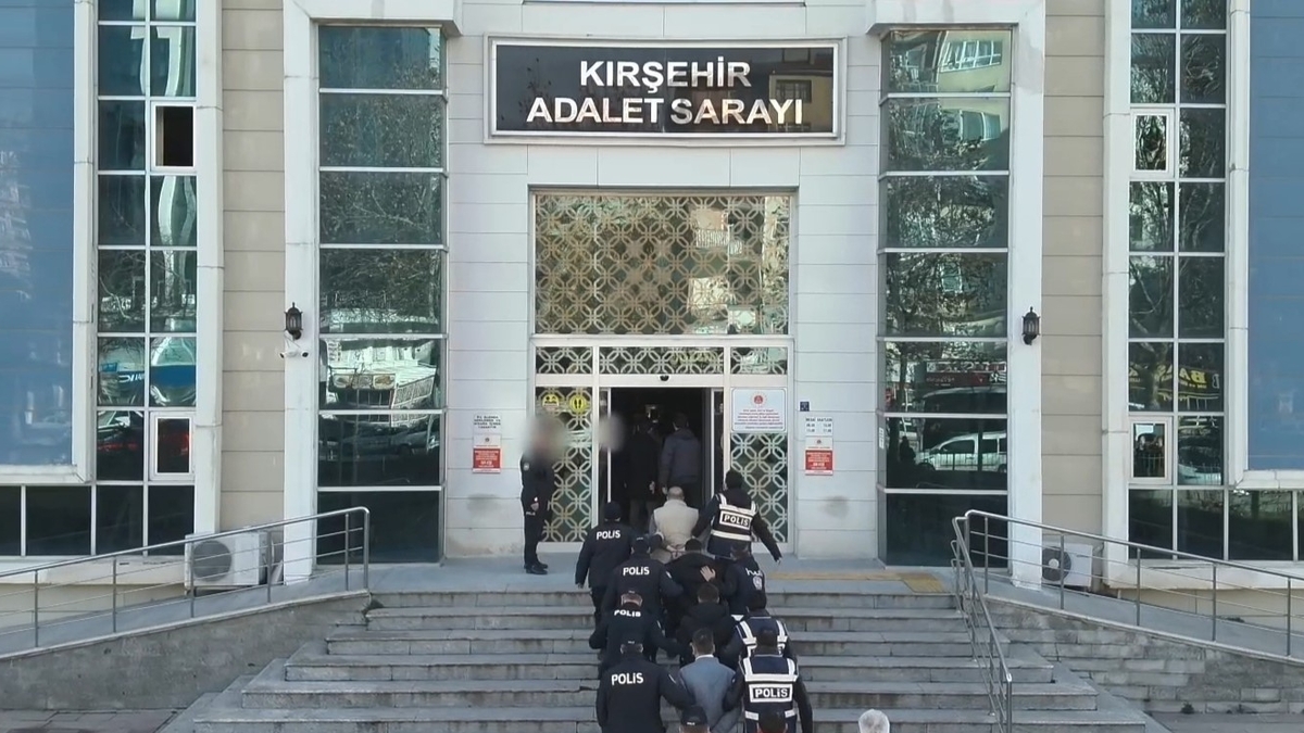 Dolandırıcılık şebekesi çökertildi