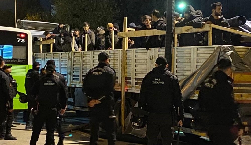 Dorseyi açan polis şok oldu; 150 kaçak çıktı