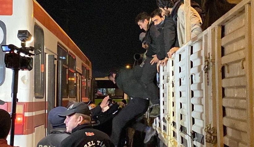 Dorseyi açan polis şok oldu; 150 kaçak çıktı