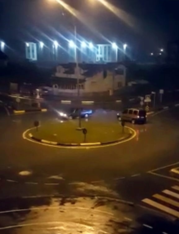 Drift atan magandalar mahalleliyi bıktırdı