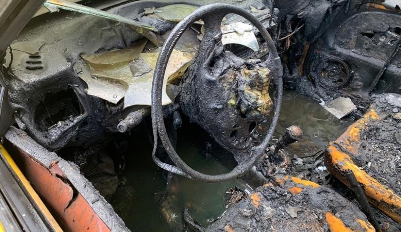 Drift atarken kaza yaptı araç kül oldu