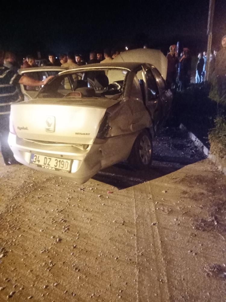  Duble yolda iki otomobil çarpıştı: 4 yaralı