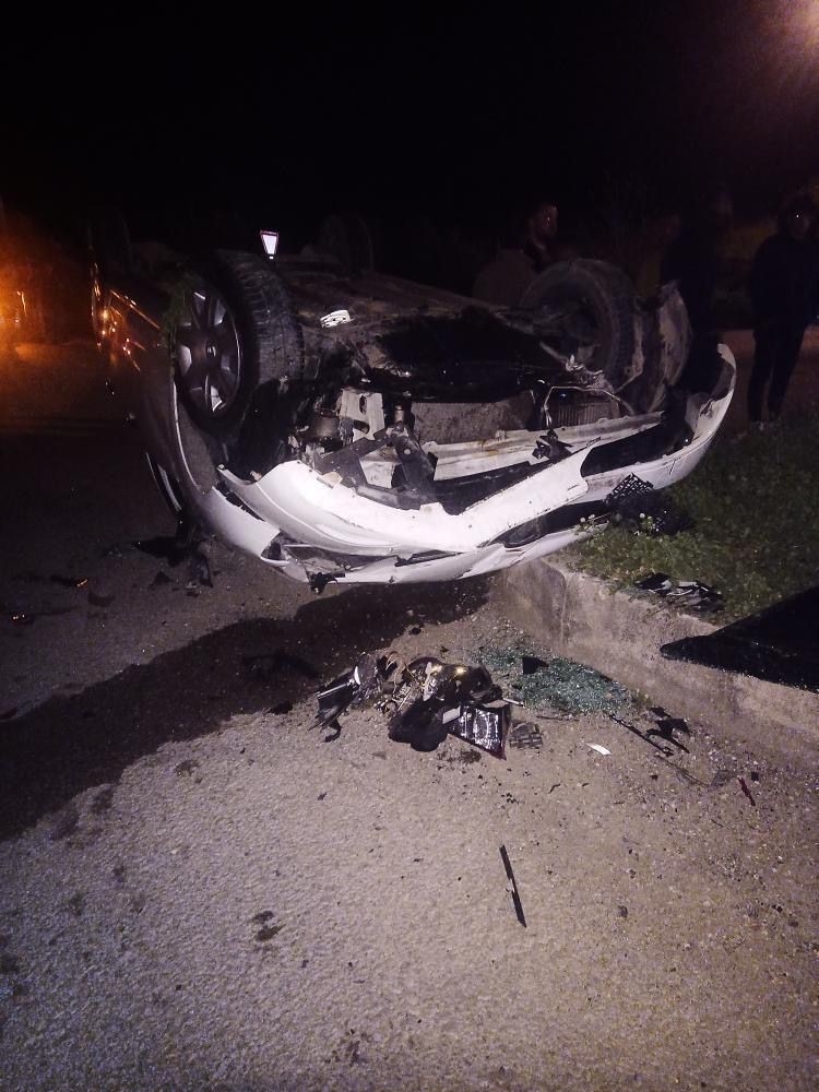  Duble yolda iki otomobil çarpıştı: 4 yaralı