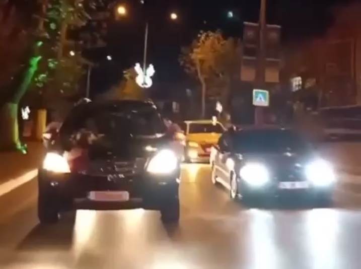 Düğün konvoyunda terör estirdiler