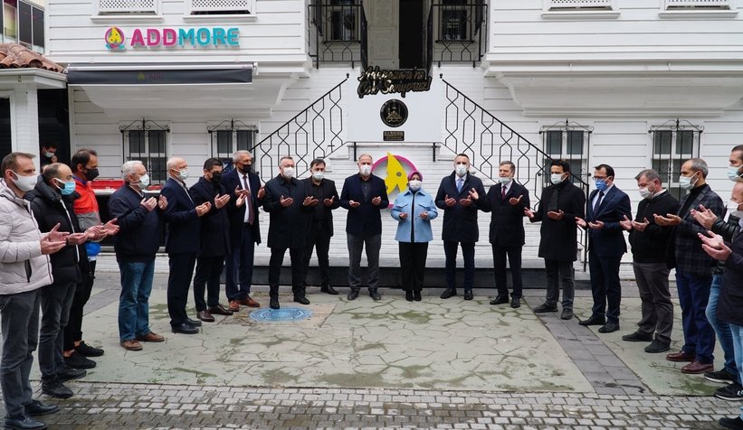 Dükkanlar esnaf duası ile açıldı