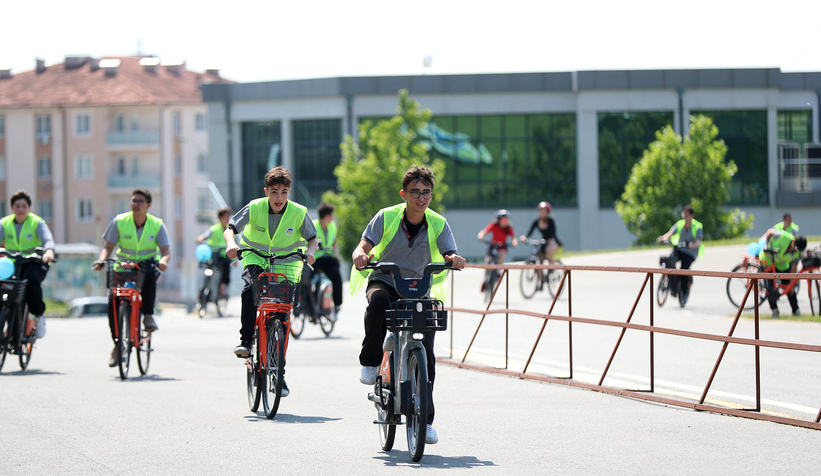 dunya-bisiklet-gununde-pedal-cevirdilerqvbpu0vtq1