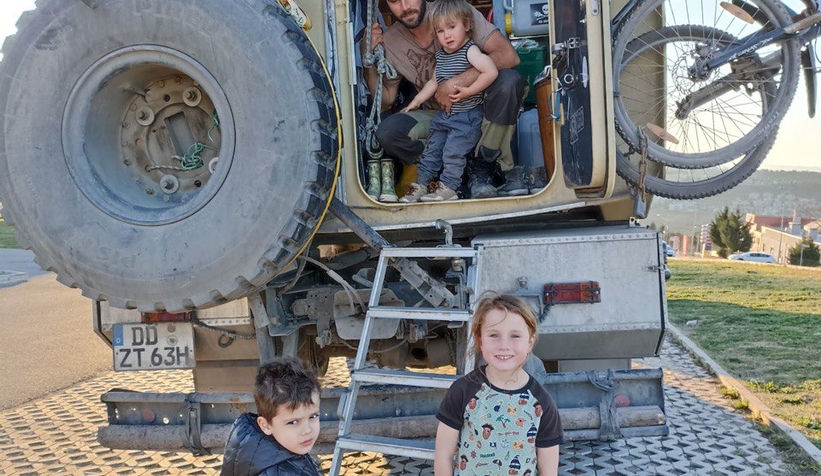 Dünya Turuna çıkan Alman aileye Büyükşehirden destek