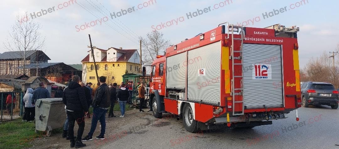 duraga-carpan-otomobil-ikiye-bolunduzepokytzly