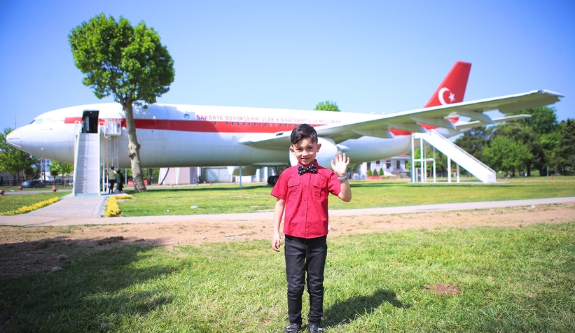Düzce’de yaşayan 6 yaşındaki Ömer’in hayali Sakarya’da gerçek oldu