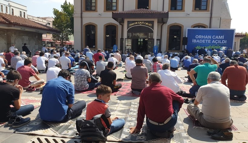 Ecdat yadigarı Orhan Camii Cuma namazı ile açıldı