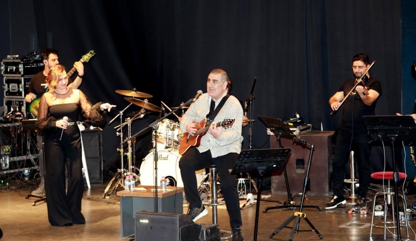 Eda ve Metin Özülkü, sevenleriyle buluştu