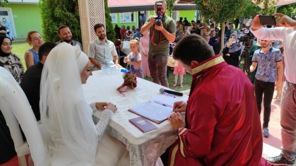 Editörümüz Medine Furuncuoğlu ve Barış Çakır dünya evine girdi