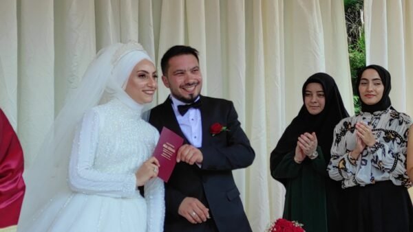 Editörümüz Medine Furuncuoğlu ve Barış Çakır dünya evine girdi