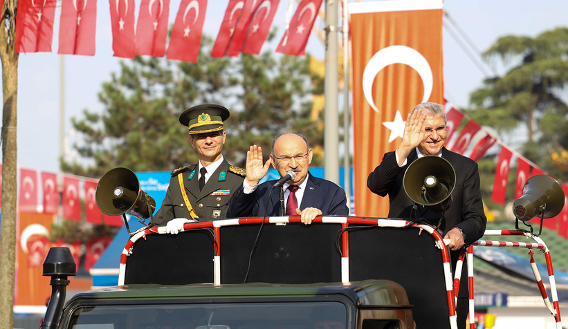 Ekrem Yüce 100. yıl coşkusuna ortak oldu