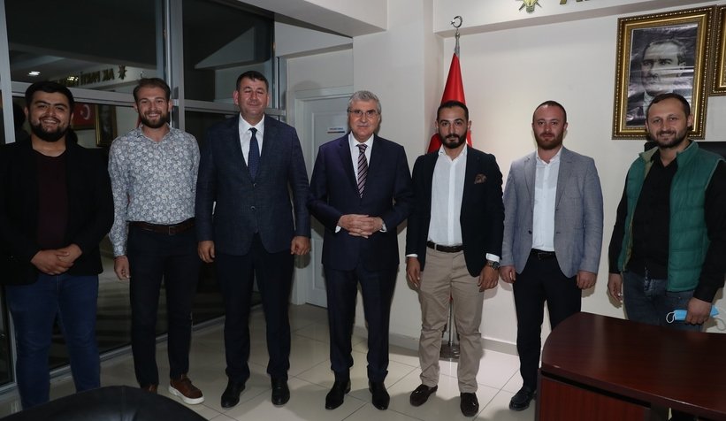 Ekrem Yüce, AK Parti Erenler Gençlik Merkezi açılışını yaptı