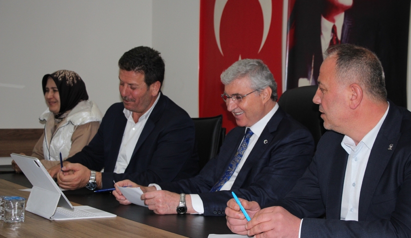 Ekrem Yüce'den AK Parti ve MHP Akyazı İlçe Başkanlıklarını ziyaret