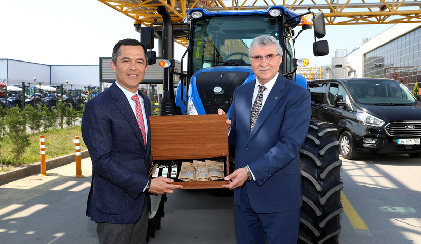 ekrem-yuce-den-turk-traktor-e-ziyaretodnccfurru