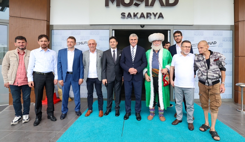 Ekrem Yüce esnaflarla, iş dünyasıyla bayramlaştı