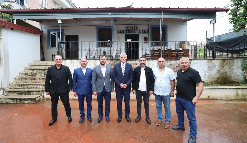 Ekrem Yüce esnaflarla, iş dünyasıyla bayramlaştı