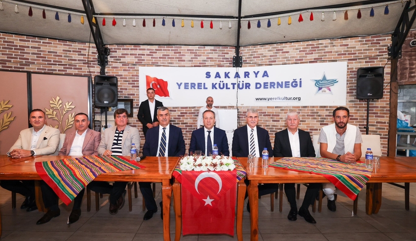 Ekrem Yüce esnaflarla, iş dünyasıyla bayramlaştı