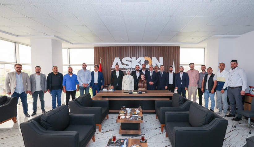 Ekrem Yüce esnaflarla, iş dünyasıyla bayramlaştı