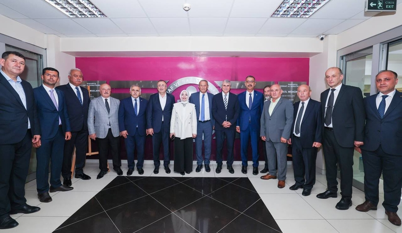 Ekrem Yüce esnaflarla, iş dünyasıyla bayramlaştı