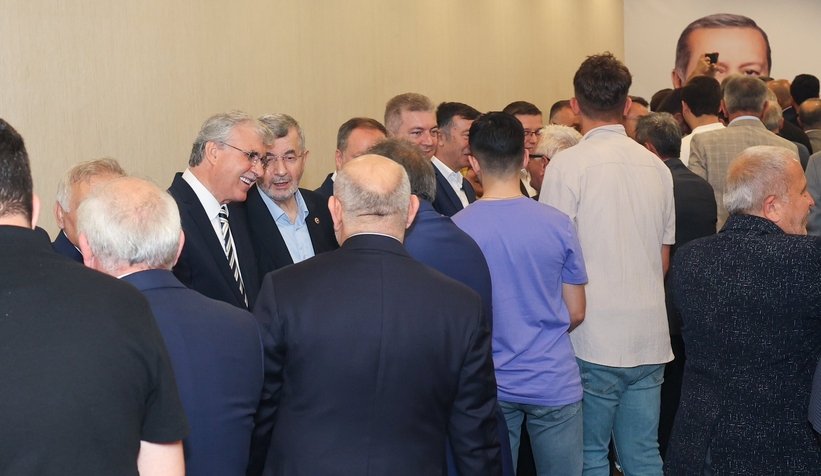 Ekrem Yüce esnaflarla, iş dünyasıyla bayramlaştı