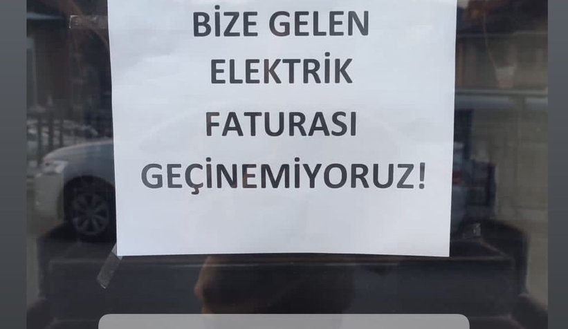 Elektrik zamlarını şalterleri indirip protesto ettiler