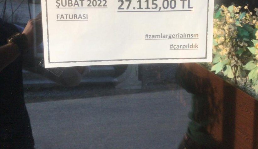 Elektrik zamlarını şalterleri indirip protesto ettiler