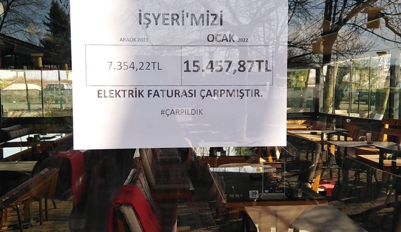 Elektrik zamlarını şalterleri indirip protesto ettiler