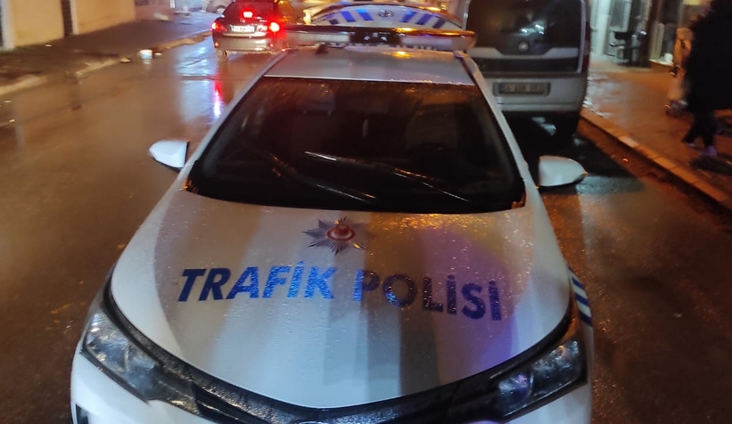 Elektrikli bisiklet yayaya çarptı