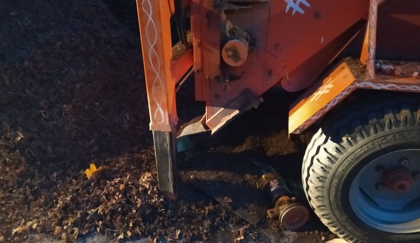 Elini patoza kaptırdı