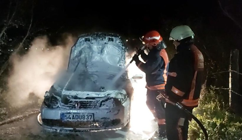 Emanet aldığı otomobil alev alev yandı