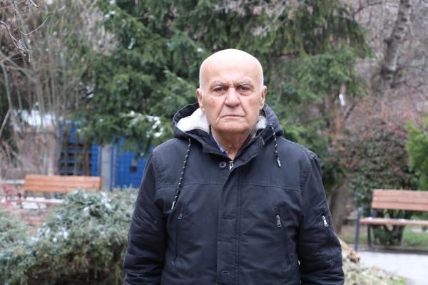 Emekli öğretmen, 31 yıldır babasını arıyor