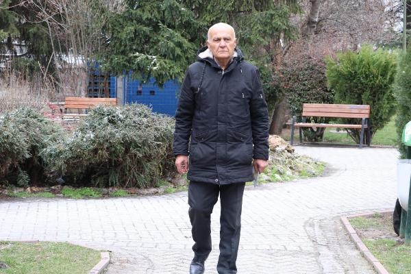 Emekli öğretmen, 31 yıldır babasını arıyor